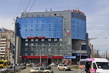 Входная группа Знание, федеральный центр непрерывного образования и просвещения.  Пушкинская,  165,  офис 806